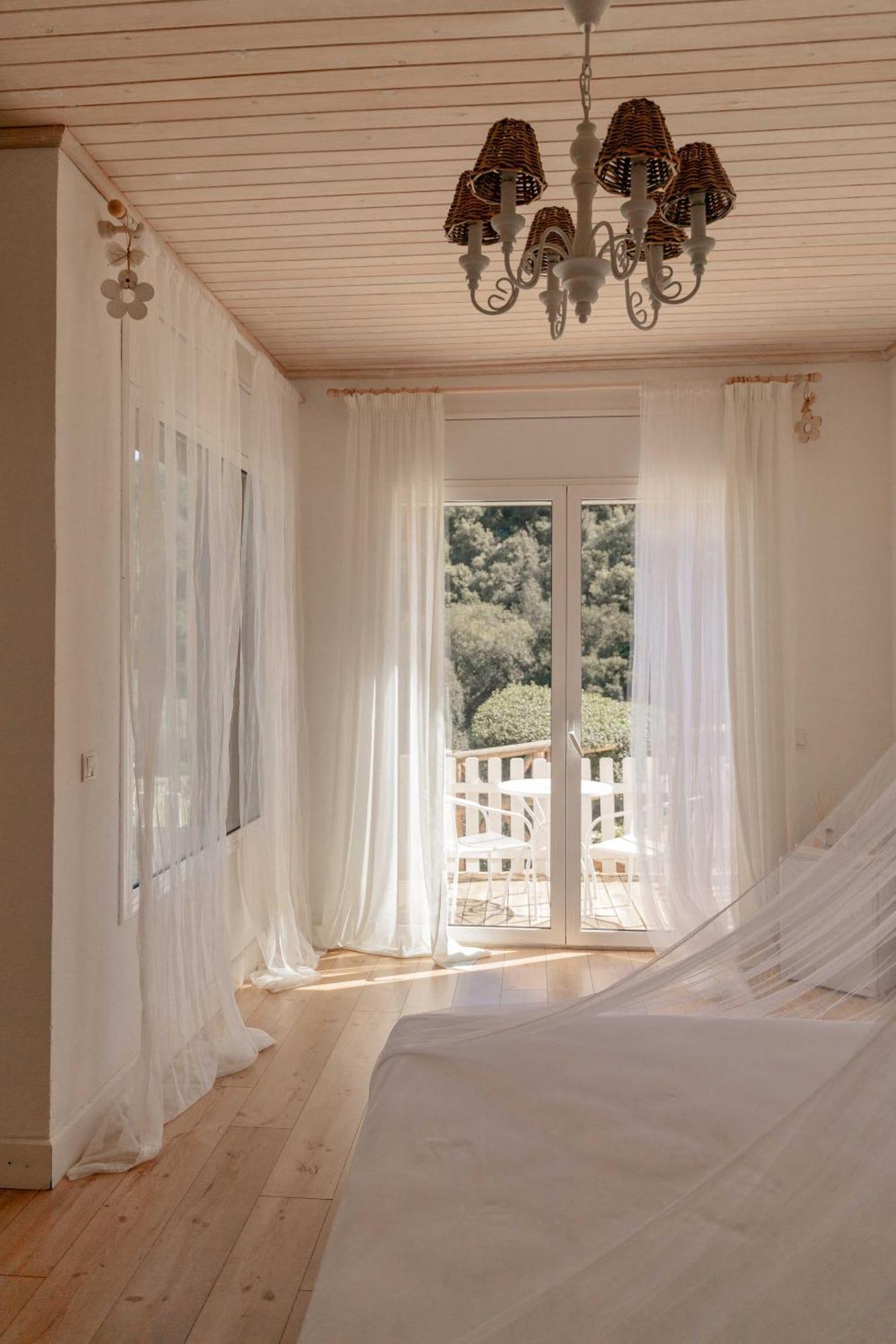 Es Cel De Begur Hotel Bagian luar foto
